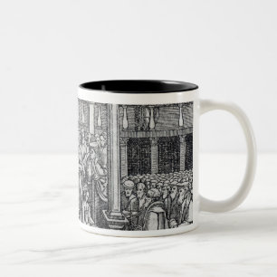 Hugh Latimer, der vor König Edward VI predigt Zweifarbige Tasse
