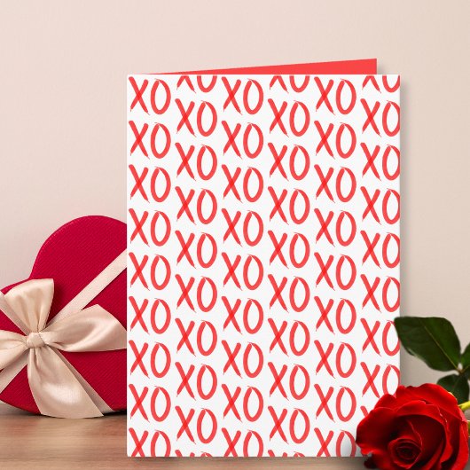 Hugs and Kisses Custom Text Valentine Karte