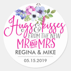 Hugs and Kisses from New Mr and Mrs Floral Runder Aufkleber