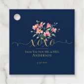 Hugs and Kisses Script Floral Wedding Geschenkanhänger (Vorderseite)