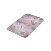 Hugs and Kisses Word Cloud Pink/Silver ID286 Badematte (Schrägansicht)