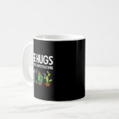 Hugs Just Kidding Don't Touch Me Funny Cactus Joke Kaffeetasse (Vorderseite Links)