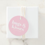 Hugs & Kisses rosa, moderne, fette Typografie Geschenkanhänger (Beispiel)