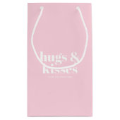 Hugs & Kisses rosa, moderne, fette Typografie Kleine Geschenktüte (Rückseite)