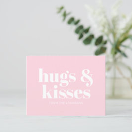 Hugs & Kisses rosa, moderne, fette Typografie Postkarte
