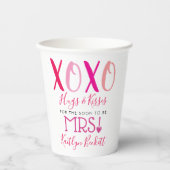 Hugs & Kisses (XOXO) Valentinstag Brautparty Pappbecher (Vorderseite)