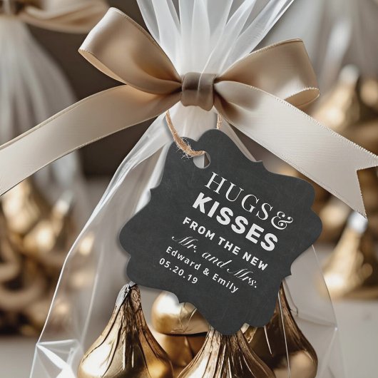 Hugs und Kisses Chocolate Wedding Chalkboard Geschenkanhänger