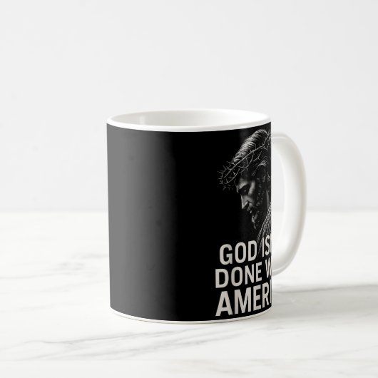 Hugvyn God Isn’t Done With America Christian Faith Kaffeetasse (VorderseiteRechts)