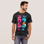 Hugvyn I Was 6 Now I'm 7 Year Old Birthday Six Sev T-Shirt (Vorne ganz)