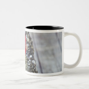 Huhn auf hölzerner Plattform, versilbern Zweifarbige Tasse