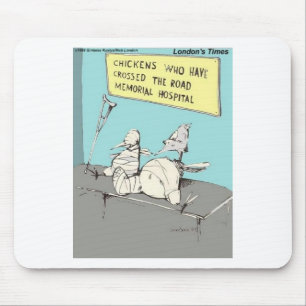 Hühner, die das Straßenkrankenhaus überquerten Mousepad