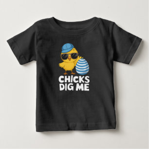 Hühner finden mich Ostern Lustige Eierjagd Baby T-shirt