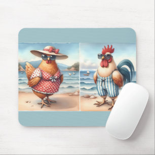 Hühner in Badeanzügen am Meer Mousepad