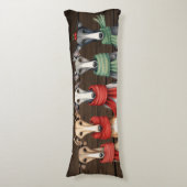 Hühner und Hunde in Hunden Seitenschläferkissen (Vorderseite Vertikal)