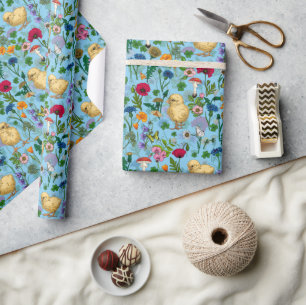 Hühner und Wildblumen in Babyblau Geschenkpapier
