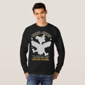 Hühnerchill mit T-Shirt (Vorne ganz)