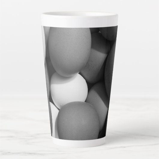 Hühnereier in Schwarz und Weiß Milchtasse (Vorderseite)
