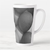 Hühnereier in Schwarz und Weiß Milchtasse (Rechts)