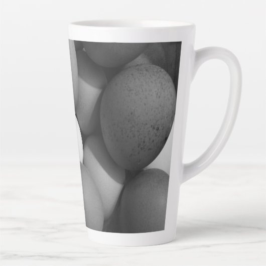 Hühnereier in Schwarz und Weiß Milchtasse (Rechts)