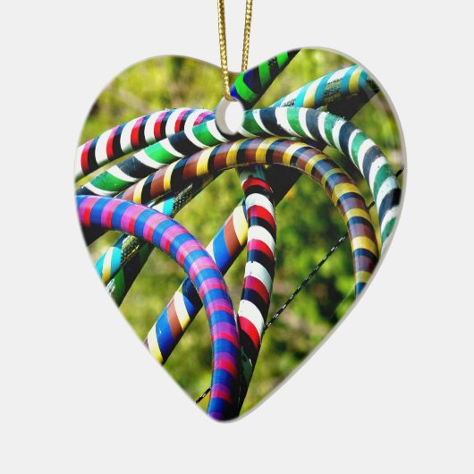 Hula Hooping in der Art Keramik Ornament (Links)