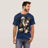 Humanoider Roboter in exakter Position T-Shirt (Vorne ganz)