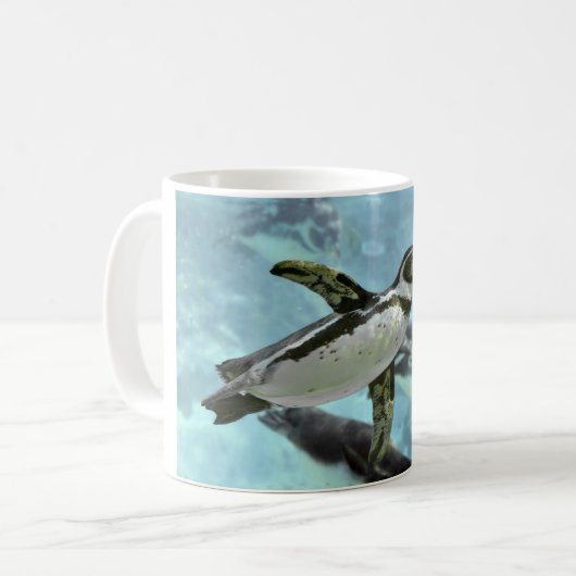 Humboldt-Pinguin unter Wasser Kaffeetasse (Vorderseite Links)