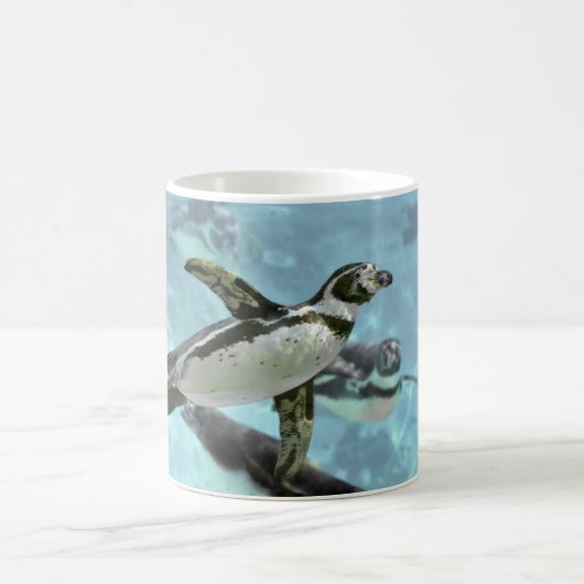 Humboldt-Pinguin unter Wasser Kaffeetasse (Mittel)