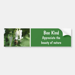 Hummel auf Akelei-Blume - Sei nett Autoaufkleber