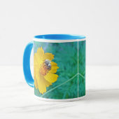 Hummel auf dem Kosmos Tasse (Vorderseite Links)