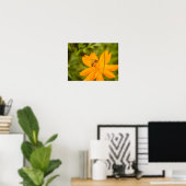 Hummel auf einer Schwefel-Schmuckkörbchen Poster (Heimbüro)