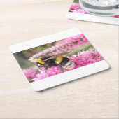 Hummel auf rosa Blüten Untersetzer (angewinkelt)