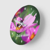 Hummel auf rosa Kosmos Personalisiert Runde Wanduhr (Winkel)