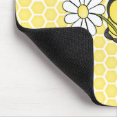 Hummel-Biene mit Gänseblümchen Mousepad (Ecke)
