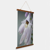 Hummel in Hosta Wandteppich Mit Holzrahmen (Gewinkelt)