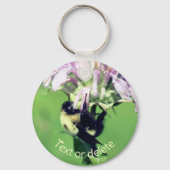 Hummelbiene auf Bienenstöcke Blume Personalisiert Schlüsselanhänger (Rückseite)