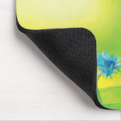 Hummelbiene, die über eine Wiese fliegt Mousepad (Ecke)