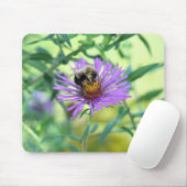 Hummeln am Lila Daisy Mousepad (Mit Mouse)