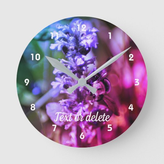 Hummeln auf Blume Abstrakt Personalisiert Runde Wanduhr (Vorderseite)