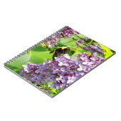 Hummeln auf dem Zitat von Lilac Confucius Notizblock (Linke Seite)