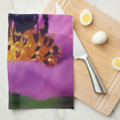 Hummeln auf der Blume des Kosmos Geschirrtuch (Viertel Falte)