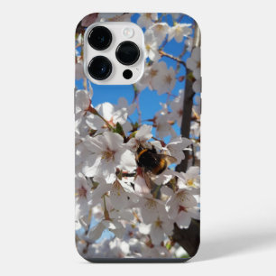 Hummeln auf der Blüte der Wildkirsche iPhone 14 Pro Max Hülle
