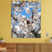Hummeln auf der Blüte der Wildkirsche Leinwanddruck (Insitu (Wohnzimmer))