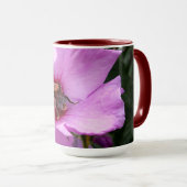 Hummeln auf Hibiskus Blume Tasse (VorderseiteRechts)