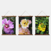 Hummeln auf Hibiskus Blume Wandteppich Mit Holzrahmen (Dreifach)