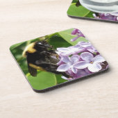 Hummeln auf Lilac nah von Djoneill Untersetzer (Linke Seite)