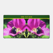 Hummeln auf rosa Rose Natur Personalisiert Schreibtischunterlage (Vorderseite)