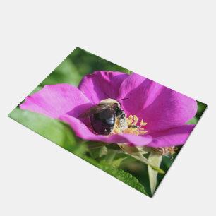 Hummeln auf rosa Rosennatur Fußmatte