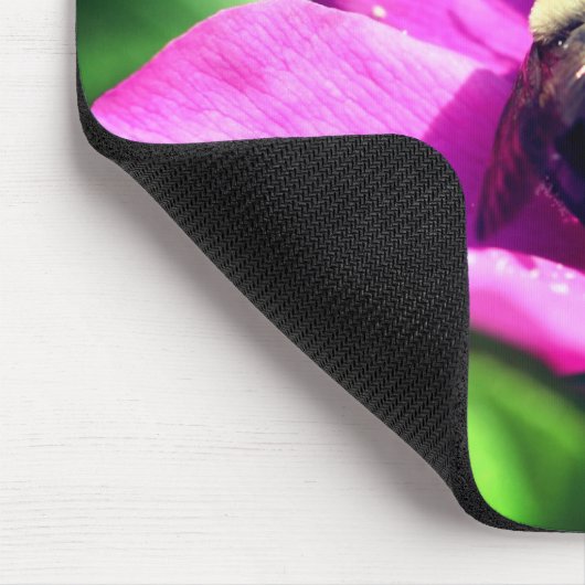 Hummeln auf Rose Blume Mousepad (Ecke)