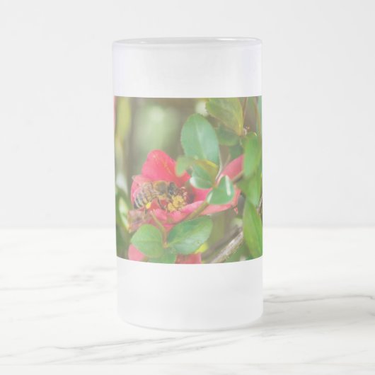 Hummeln und Azalea Mattierte Tasse (Mittel)