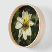 Hummeln und weißes Dahlia-Foto Uhr (Winkel)